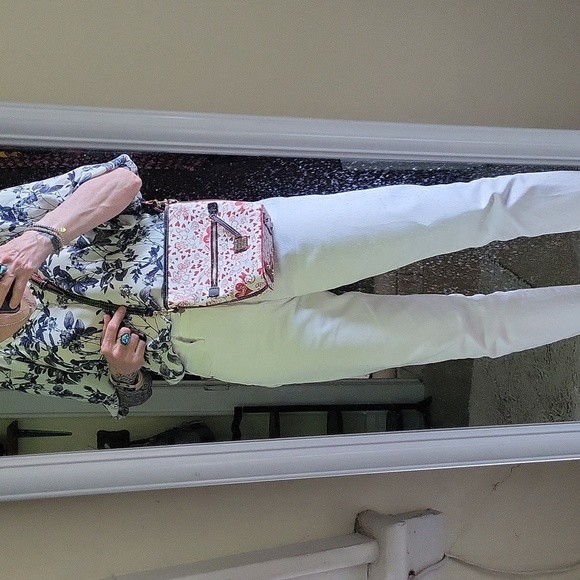 Disney Dooney & Bourke Donald and Daisy Crossbody Bag - Picture 12 of 13